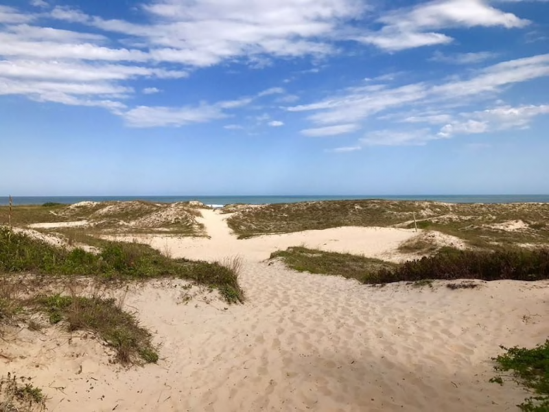 Apartamento à venda Lagoa Pequena com 285m² e 4 quartos por R$ 1.695.000 - 2002540486-praia.png