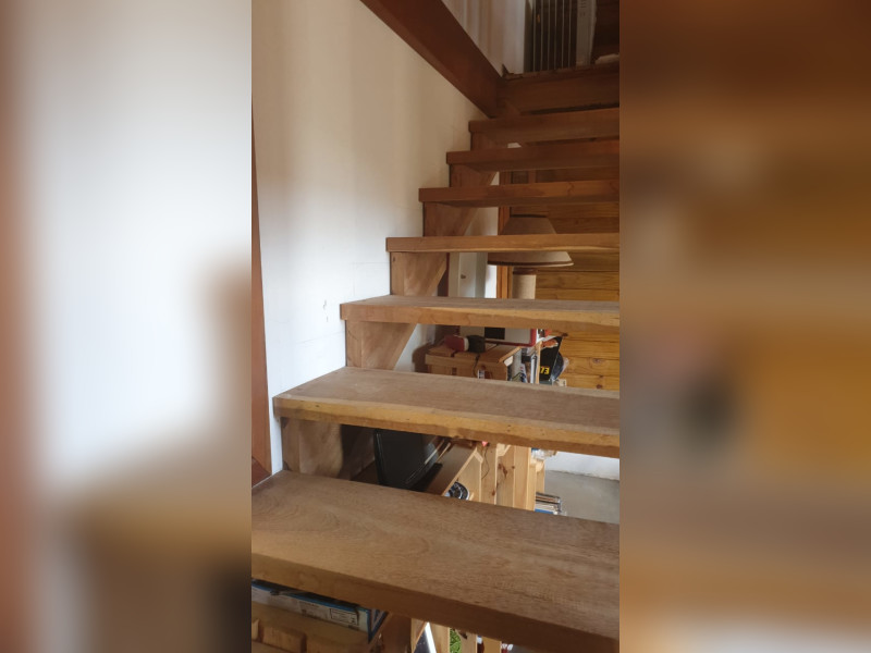 Chácara à venda Jardim Oliveira com 320m² e 3 quartos por R$ 200.000 - escada-mezanino.jpg