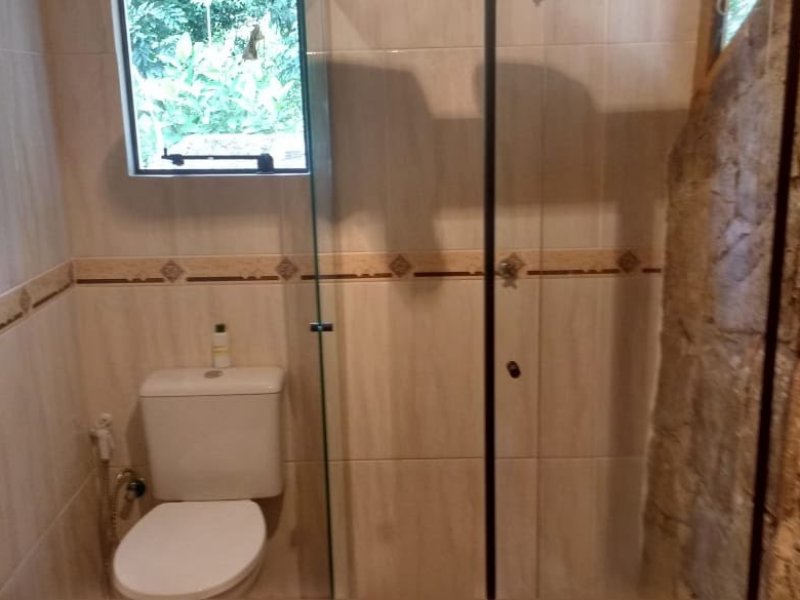 Casa à venda Lagoa da Conceição com 100m² e 1 quarto por R$ 630.000 - 115439953-banheiro-cabana-morro-da-lagoa.jpg