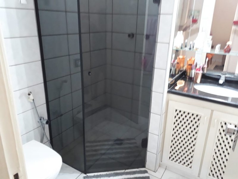 Casa à venda Centro com 98m² e 2 quartos por R$ 240.000 - 425189390-banheiro.jpg