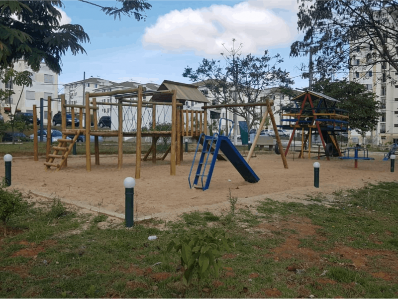 Apartamento à venda Água Chata com 52m² e 2 quartos por R$ 210.000 - 2049985789-playground.png