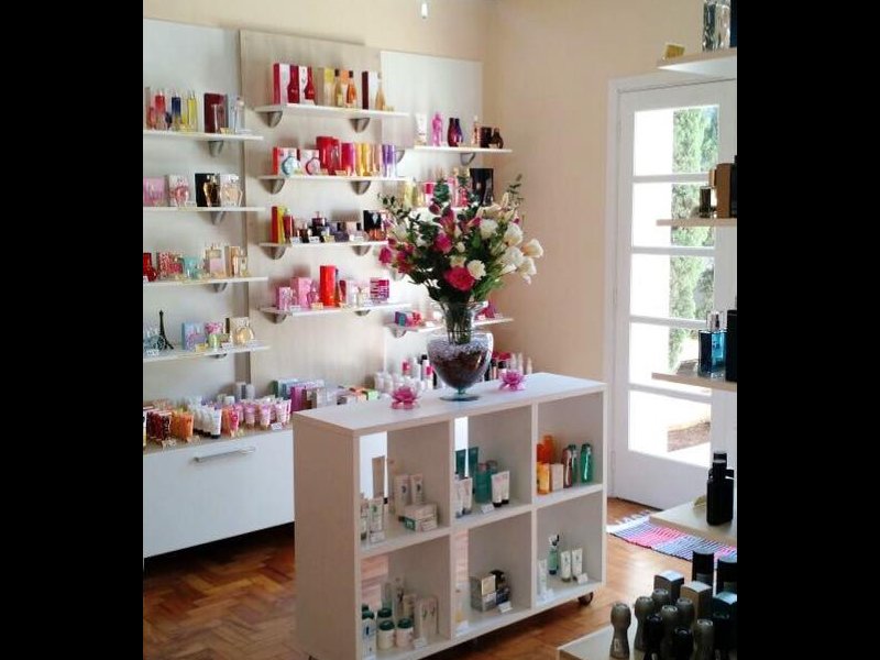 Comercial à venda Centro com 35m² e  quartos por R$ 75.000 - 8988576-16830789-645854828935858-3595510173251844768-n.jpg