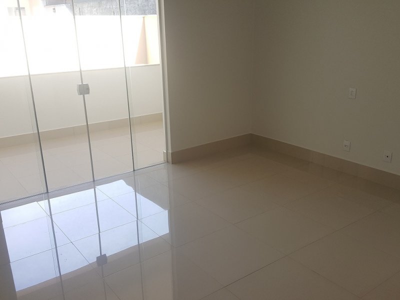 Casa à venda com 250m² e 3 quartos por R$ 710.000 - 381787455-10.jpg