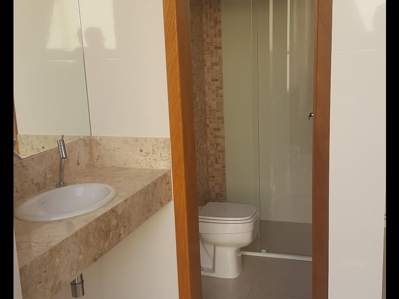 Casa à venda com 250m² e 3 quartos por R$ 710.000 - 911888973-8.jpg