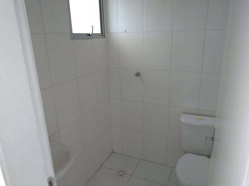 Apartamento à venda Cidade Parque Alvorada com 81m² e 2 quartos por R$ 250.000 - 24702365-13-banheiro-terraco.jpg
