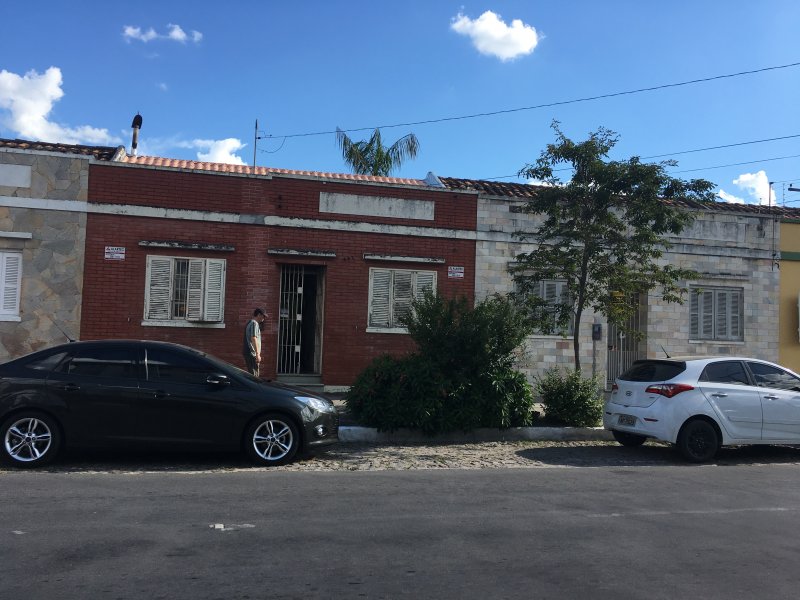 Casa à venda Colina do Sol com 140m² e 3 quartos por R$ 386.000 - 1742628583-25047b05-8f18-4da3-971f-d5592736e49c.jpeg