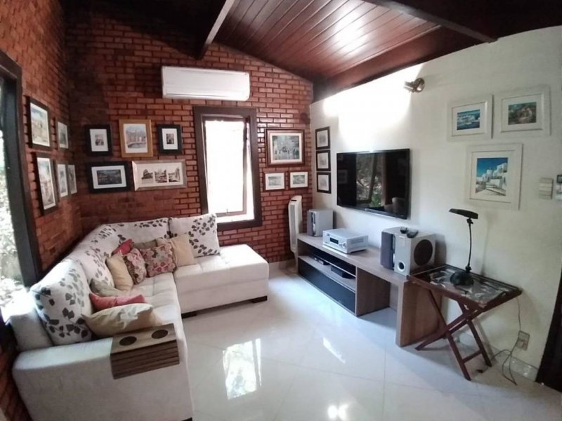 imóvel com 294m² - Itaipu - Niterói