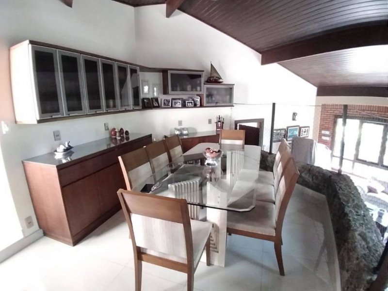 imóvel com 294m² - Itaipu - Niterói