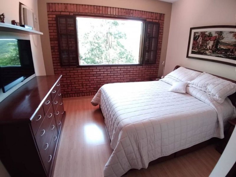 imóvel com 294m² - Itaipu - Niterói