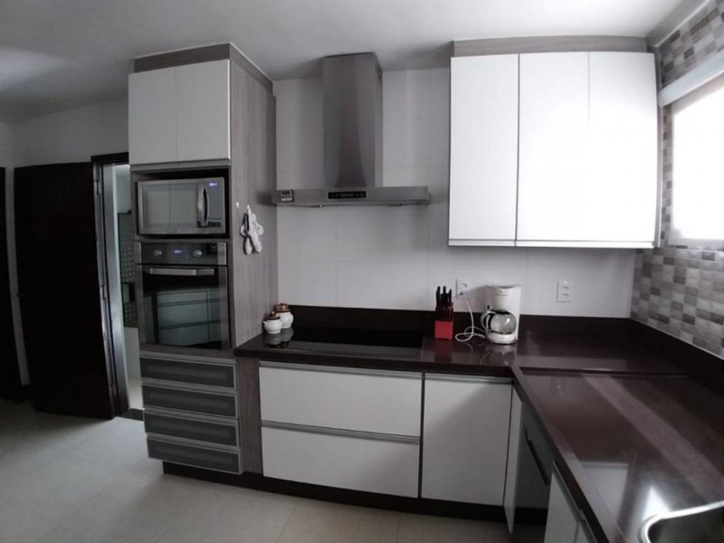 imóvel com 294m² - Itaipu - Niterói