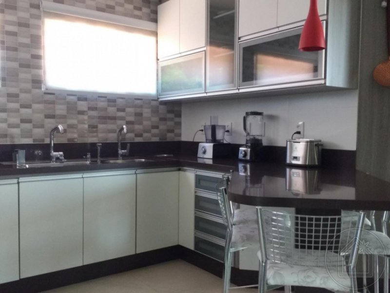 imóvel com 294m² - Itaipu - Niterói