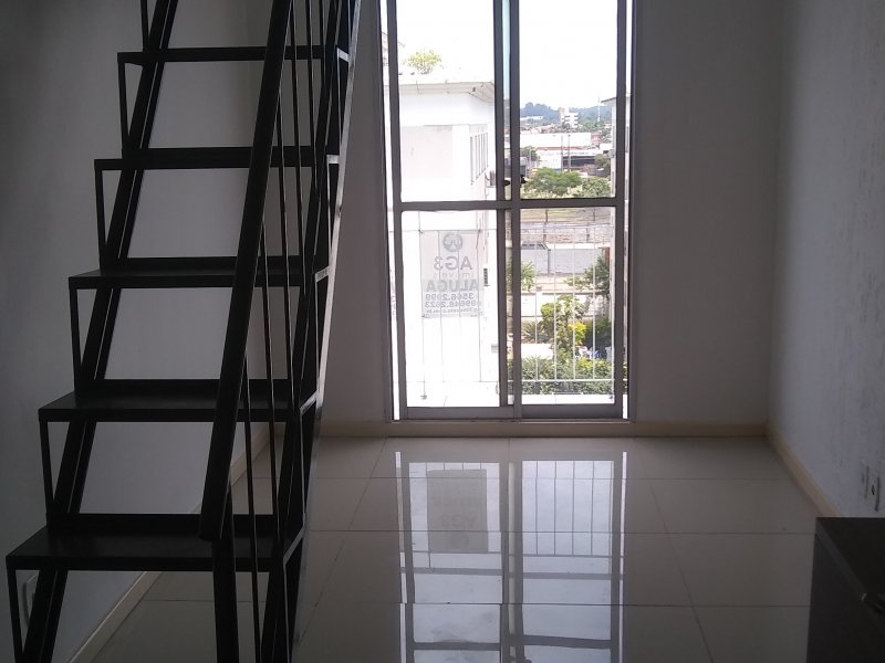 Cobertura à venda Santos Dumont com 93m² e 3 quartos por R$ 200.000 - 1670478746-sala-piso-1.jpg