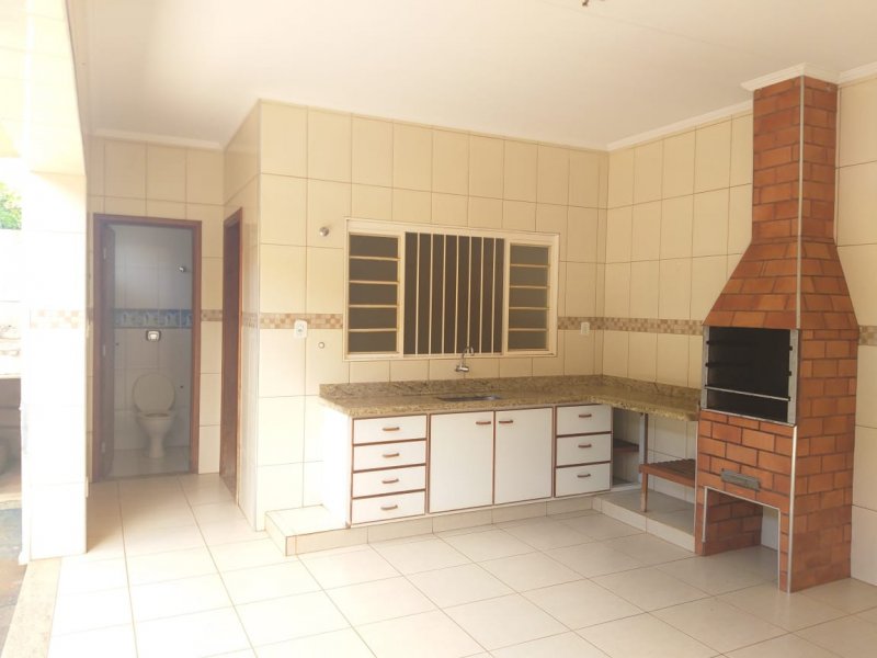 Casa à venda centro com 270m² e 3 quartos por R$ 570 - 1354828460-whatsapp-image-2020-01-27-at-13.jpeg