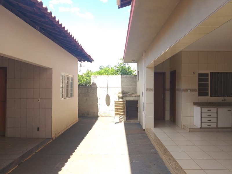 Casa à venda centro com 270m² e 3 quartos por R$ 570 - 642188534-whatsapp-image-2020-01-27-at-13.jpeg