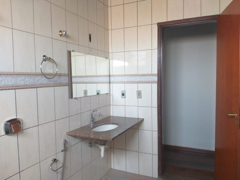 Casa à venda centro com 270m² e 3 quartos por R$ 570 - 677273683-whatsapp-image-2020-01-27-at-13.jpeg