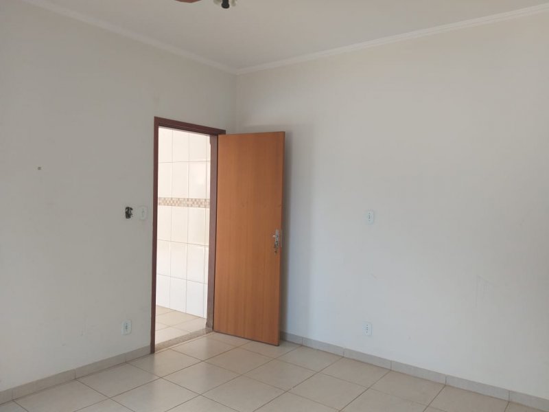 Casa à venda centro com 270m² e 3 quartos por R$ 570 - 679231410-whatsapp-image-2020-01-27-at-13.jpeg