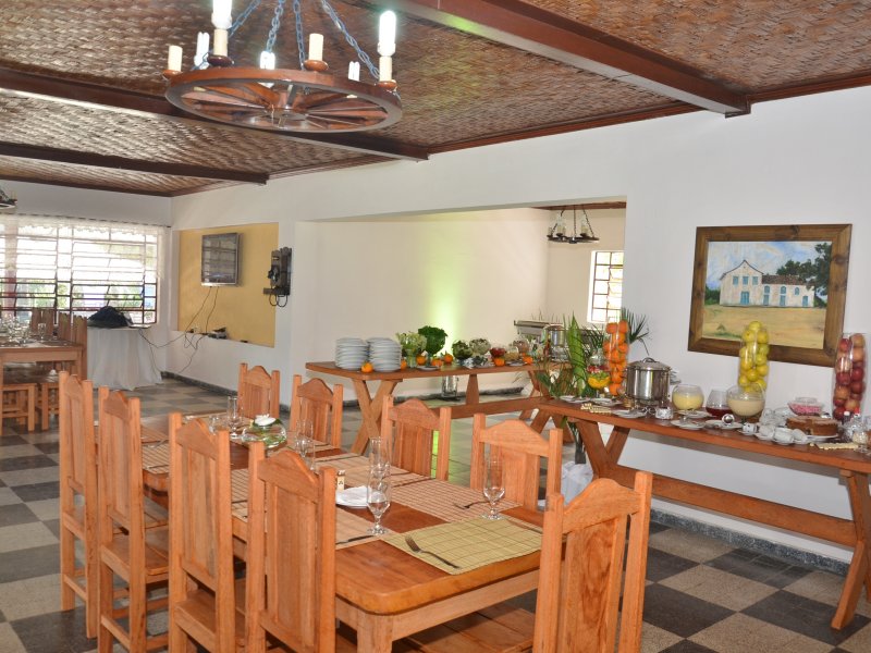 Comercial à venda Freguesia da Escada com 40000m² e 10 quartos por R$ 3.500.000 - 1884236613-almoco-clientes-recanto-225.JPG