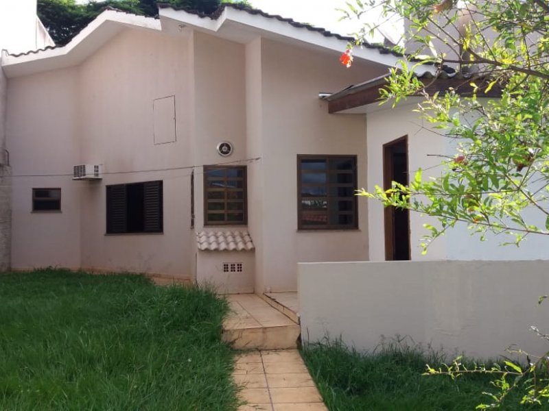 Casa à venda Pacaembu com 140m² e 3 quartos por R$ 680.000 - 1989229194-0d53dafa-7f84-4c93-834b-2660dab0e255.jpg