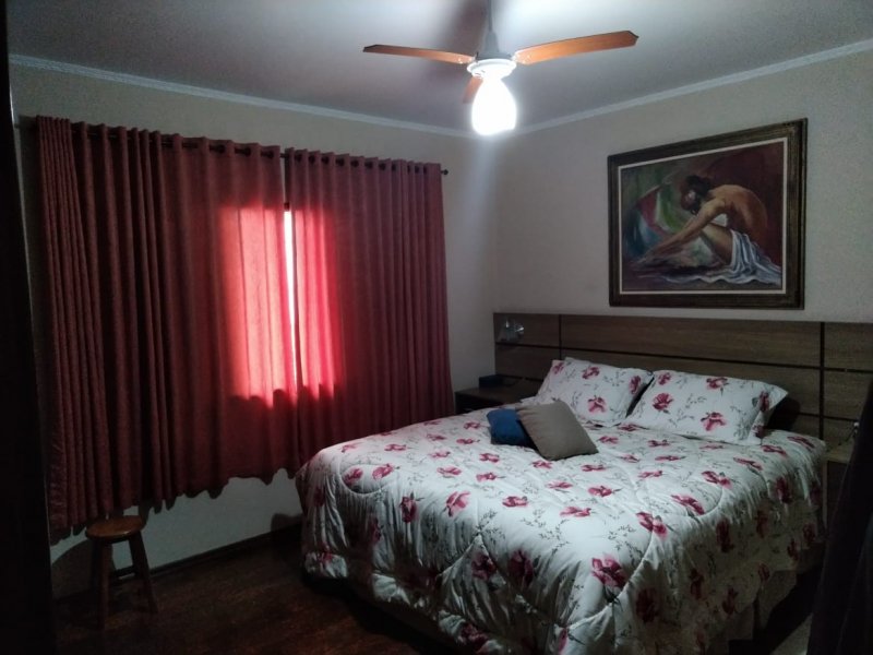 Casa à venda Vila Marina com 241m² e 3 quartos por R$ 760.000 - 1452224138-suite-1-cama-e-janela.jpeg