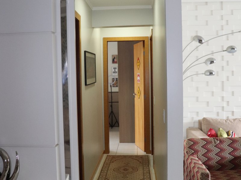 Apartamento à venda ÁGUAS CLARAS SUL com 128m² e 3 quartos por R$ 820.000 - 666760718-corredor-para-area-intima.JPG