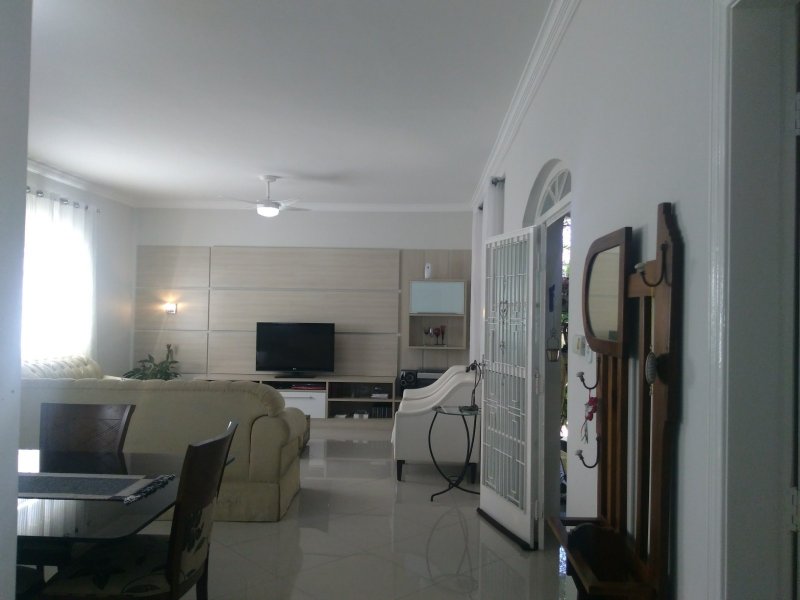 Casa à venda Village Tremembé com 282m² e 3 quartos por R$ 750.000 - 1482793190-63.jpg