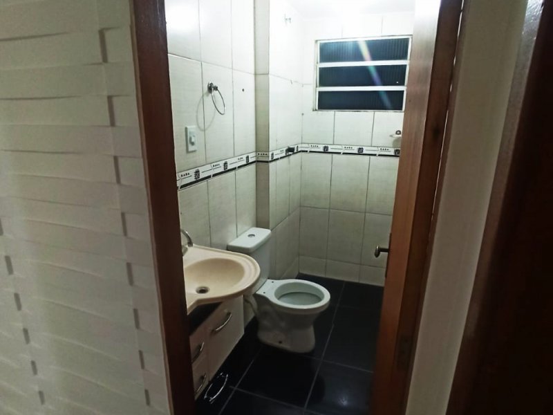 Apartamento à venda Guadalajara (Justinópolis) com 56m² e 3 quartos por R$ 130.000 - 258843315-banheiro.jpg