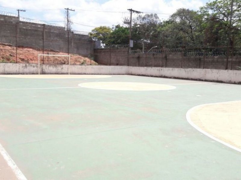 Apartamento à venda Guadalajara (Justinópolis) com 56m² e 3 quartos por R$ 130.000 - 744061691-quadra-de-futebol.jpg
