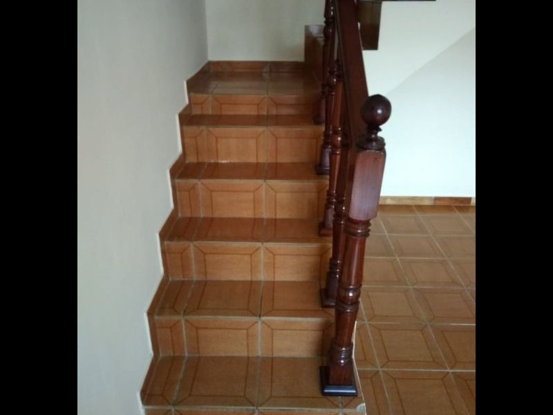 Casa à venda Helena Maria com 90m² e 4 quartos por R$ 489.000 - 1777375540-sobrado-escada-4.jpg