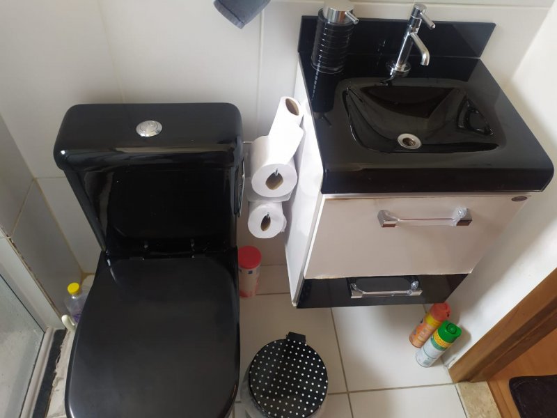 Apartamento à venda Água Chata com 41m² e 2 quartos por R$ 170.000 - 1777018902-banheiro-1.jpeg
