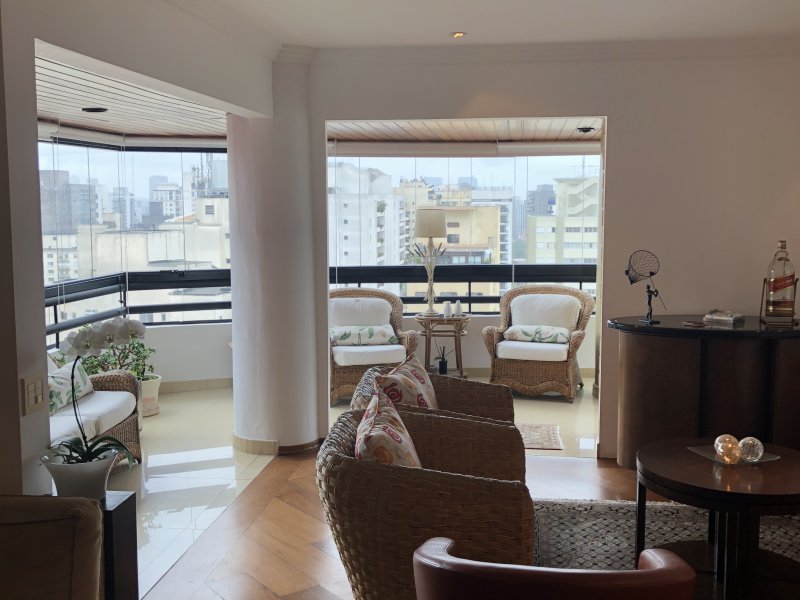 Apartamento à venda Moema com 220m² e 4 quartos por R$ 3.000.000 - 1951141127-sala-varanda.JPG