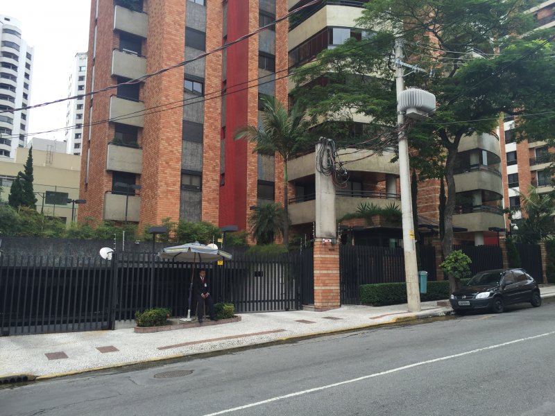 Apartamento à venda Moema com 220m² e 4 quartos por R$ 3.000.000 - 270339439-04.JPG