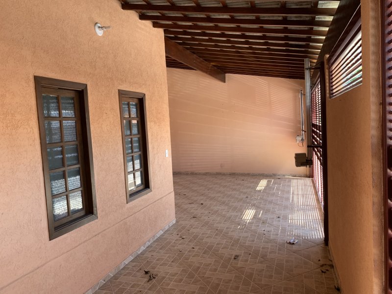 Casa à venda Bosque dos Eucaliptos com 226m² e 4 quartos por R$ 650.000 - 2136229033-10-garagem-01.jpg