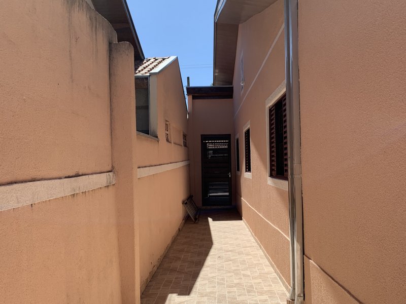 Casa à venda Bosque dos Eucaliptos com 226m² e 4 quartos por R$ 650.000 - 411125806-28-corredor-2.jpg