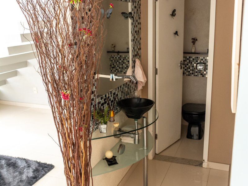 Casa de condomínio à venda Centro com 278m² e 1 quarto por R$ 1.100.000 - 1663383035-lavabo.jpg