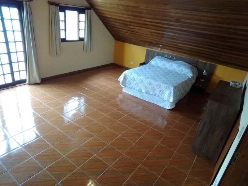 Casa à venda Capão Raso com 250m² e 3 quartos por R$ 800.000 - 1618171996-img-20200216-wa0058.jpg