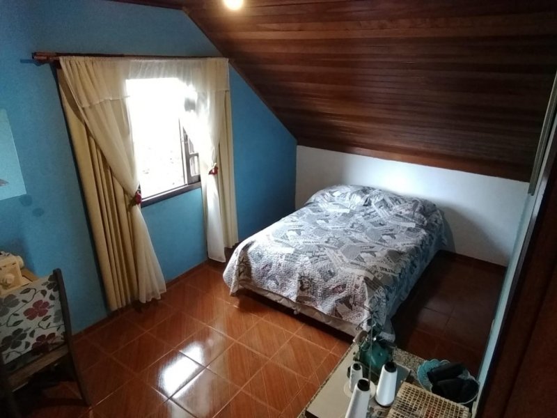 Casa à venda Capão Raso com 250m² e 3 quartos por R$ 800.000 - 863949746-img-20200216-wa0039.jpg