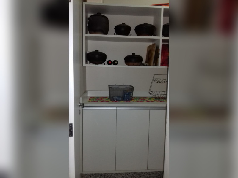 Casa de condomínio à venda jardim Maria Tereza com 165m² e 3 quartos por R$ 800.000 - dispensa-armarios-casa-3.jpeg