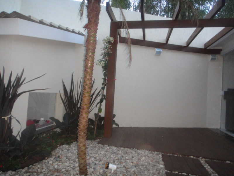 Casa de condomínio à venda jardim Maria Tereza com 165m² e 3 quartos por R$ 800.000 - fundos-casa-5.jpg