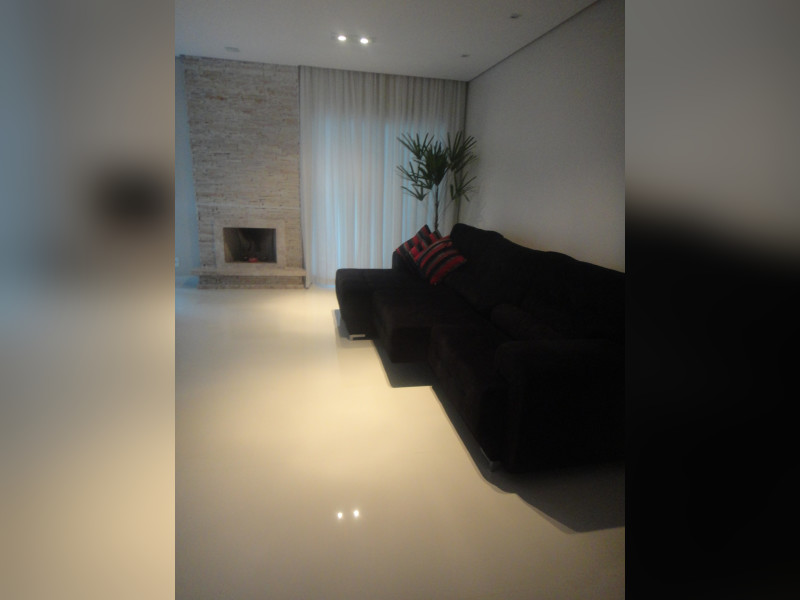 Casa de condomínio à venda jardim Maria Tereza com 165m² e 3 quartos por R$ 800.000 - sala-de-estar-casa.jpg