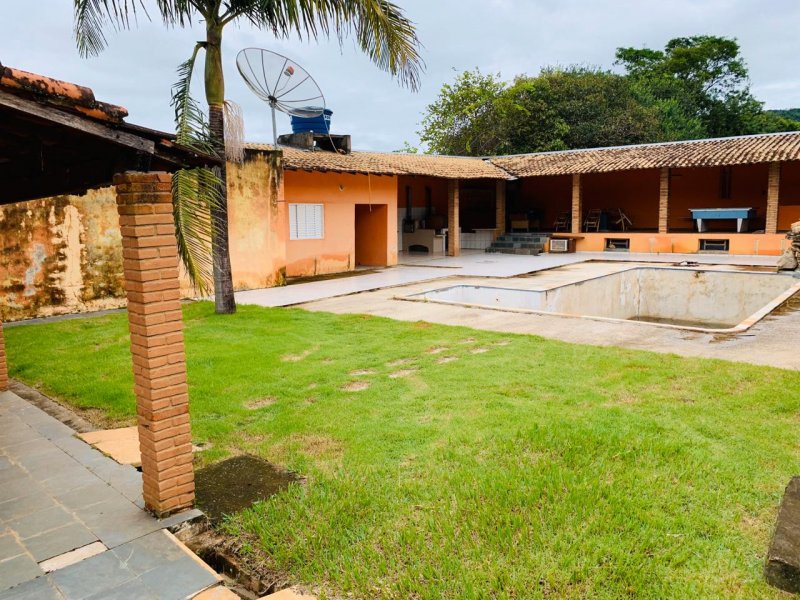 Casa à venda Centro com 555m² e 5 quartos por R$ 199.000 - 1992087613-whatsapp-image-2020-04-17-at-13.jpeg