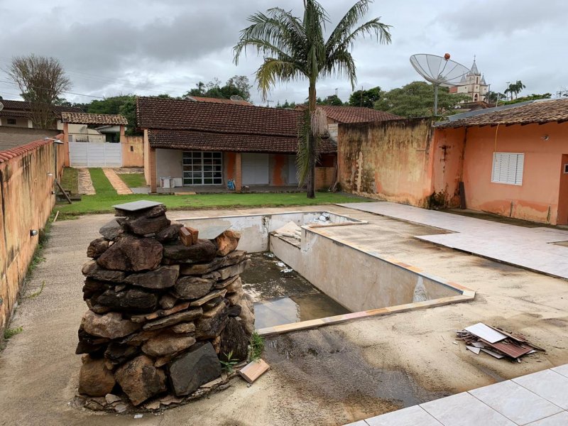 Casa à venda Centro com 555m² e 5 quartos por R$ 199.000 - 1999184025-whatsapp-image-2020-04-17-at-13.jpeg