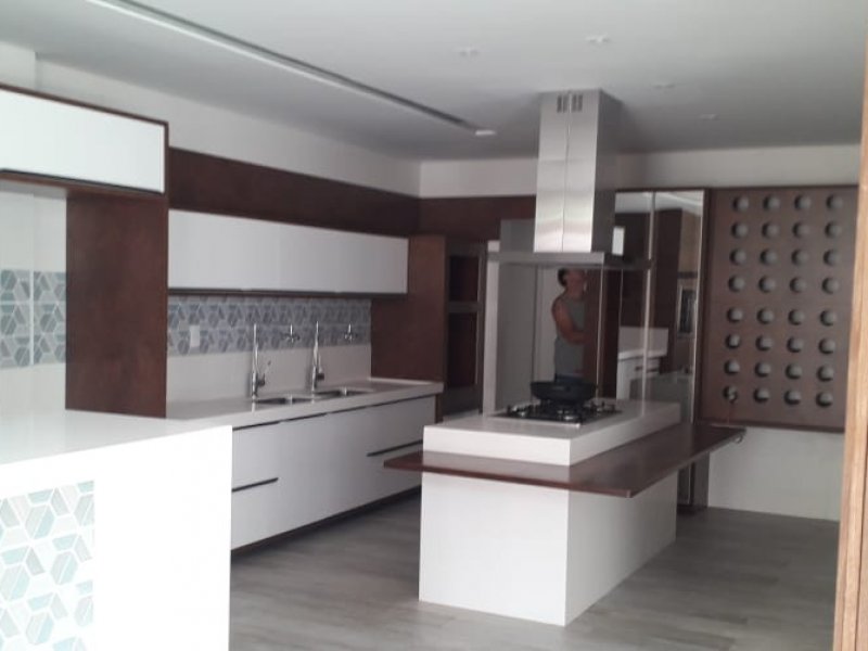 Casa de condomínio à venda Centro com 220m² e 5 quartos por R$ 1.300.000 - 116821659-cozinha-completa-com-adega-embutida.jpeg