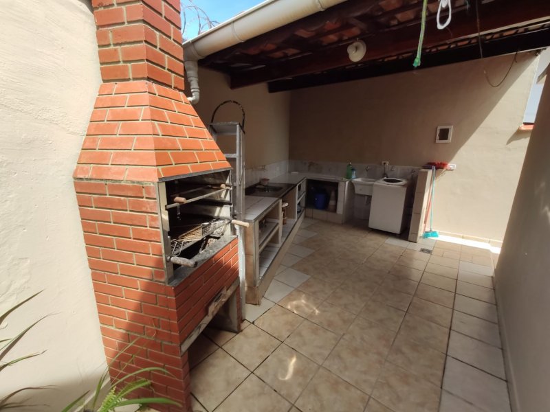 Casa à venda Vilamar com 113m² e 3 quartos por R$ 450.000 - 118844365-fundo-churrasqueira.jpg