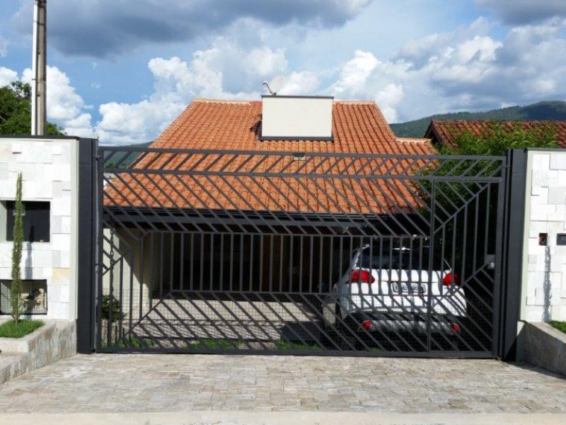 Casa à venda Jardim Paulista com 275m² e 3 quartos por R$ 1.490.000 - 114113487-01-fachada.jpg