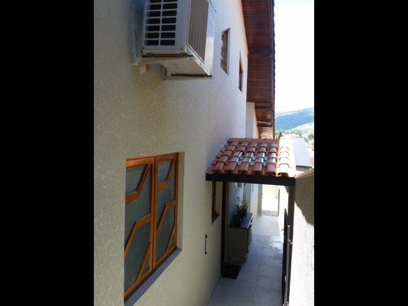 Casa à venda Jardim Paulista com 275m² e 3 quartos por R$ 1.490.000 - 740396417-32-corredor.jpg