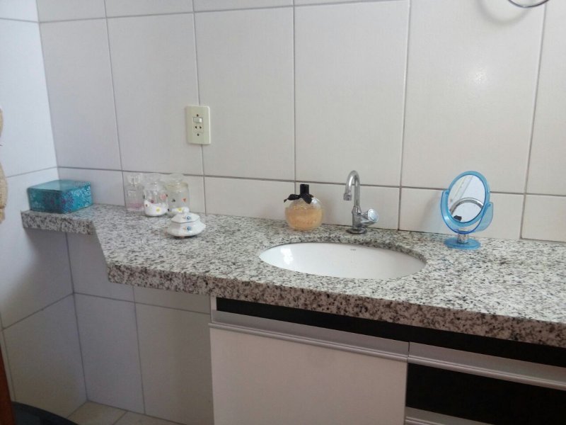 Cobertura à venda Ana Lúcia com 220m² e 3 quartos por R$ 470.000 - 472837004-2018-02-13-photo-00017184.jpg