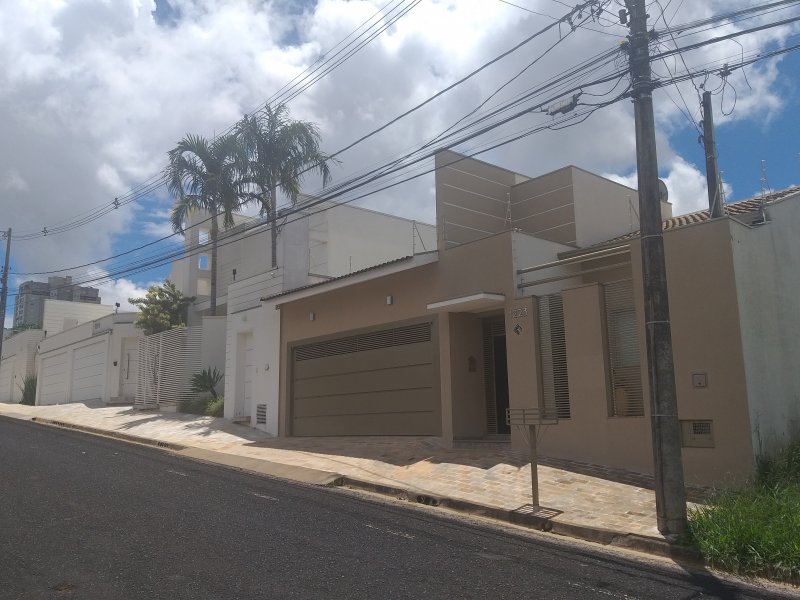 Casa à venda Res. Amazonas com 218m² e 3 quartos por R$ 790.000 - 1668658170-2.jpg