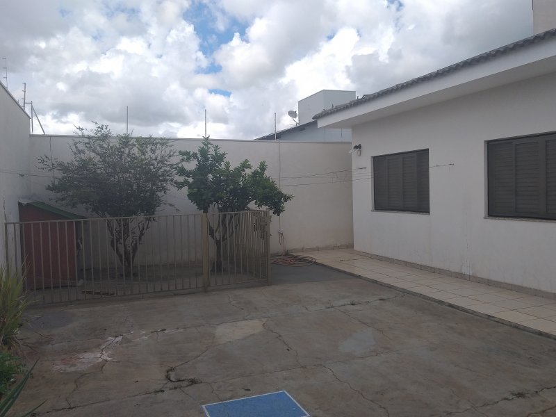 Casa à venda Res. Amazonas com 218m² e 3 quartos por R$ 790.000 - 95726461-36.jpg