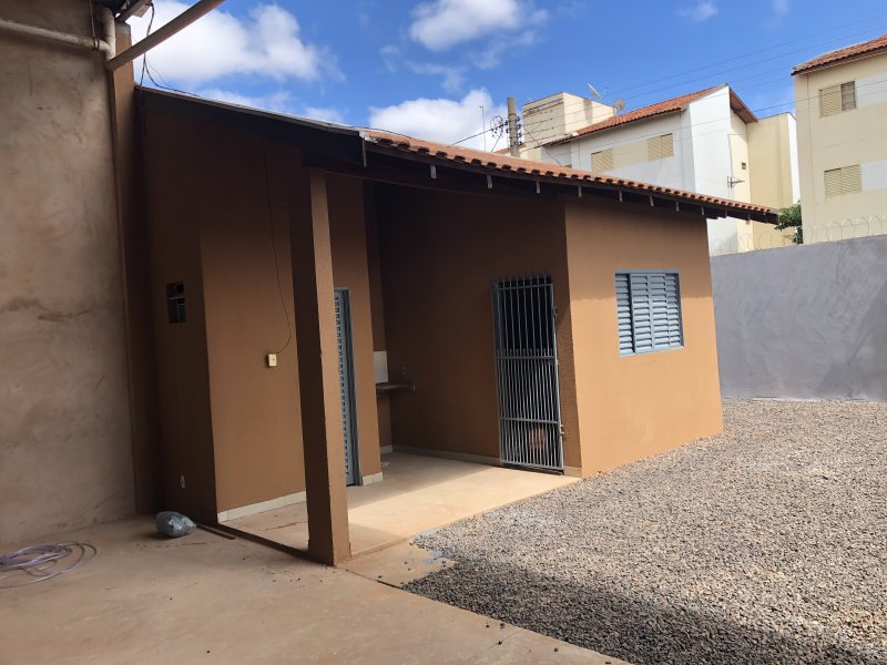 Comercial para alugar Jardim Monte Alegre com 500m² e  quartos por R$ 2.800 - 2032561630-4ced1def-f5fa-4762-a65c-745dc1b29e4f.jpeg