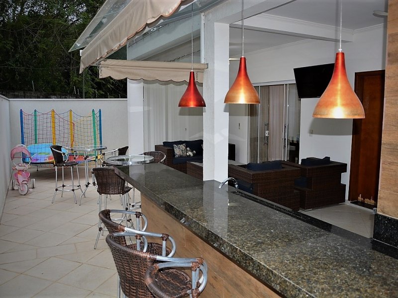 imóvel com 300m² - Botujuru - Mogi das Cruzes